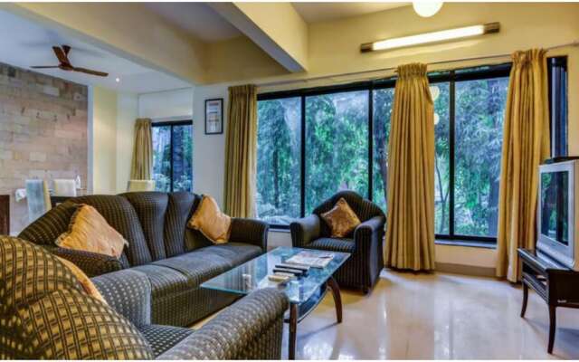 OYO 2080 Apartment near Juhu Beach