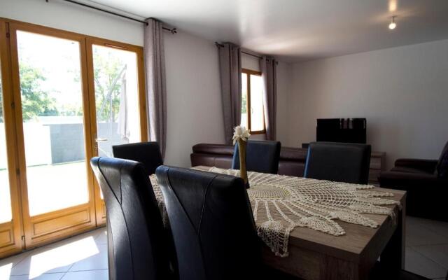 Jolie Maison avec piscine à 10min d’Aix enProvence