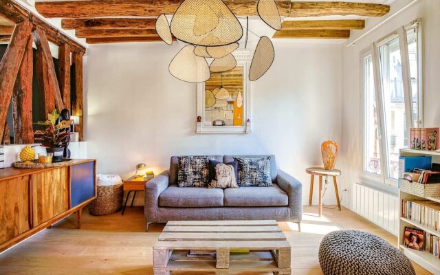 Loft Inspired Flat Near Montmartre, Sleeps 4