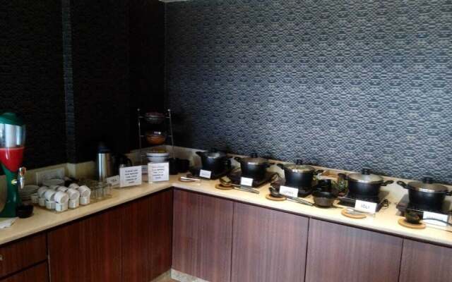 Hotel Seven Sky