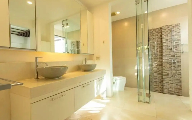 FullLuxuryTopOfTheRangeGreatLocationv128