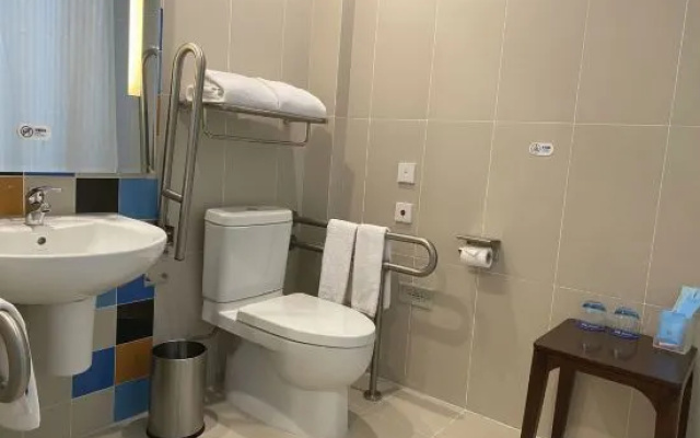 Holiday Inn Express Liuyang Development Zone By Ihg – Bathroom – Changsha