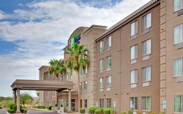 Holiday Inn Express Hotel & Suites PEORIA NORTH - GLENDALE, an IHG Hotel