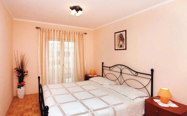 Nice Home in Porec With Wifi and 2 Bedrooms - Hotel in Porec - Photo 4