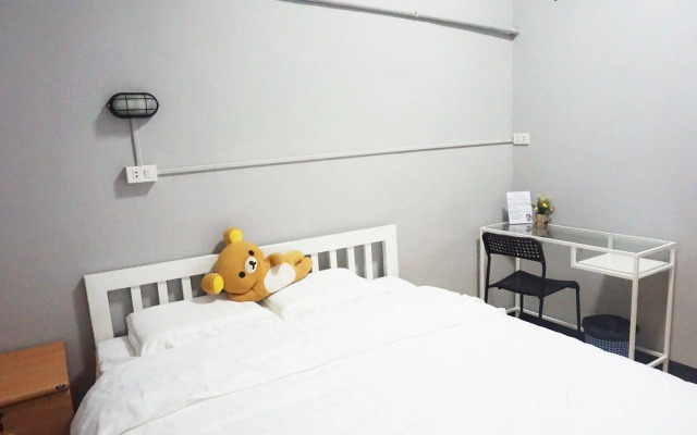 Moumou Hostel