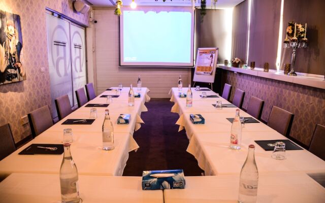 Business Hotel