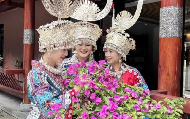 Kaili wanhuzhai Hotel – People – Qiandongnan