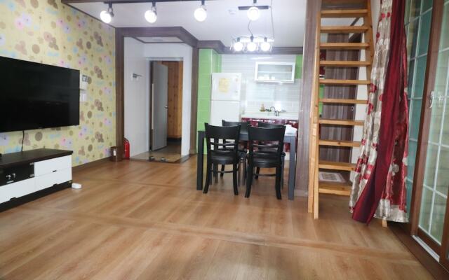 Gyeongju Raspberry Pension