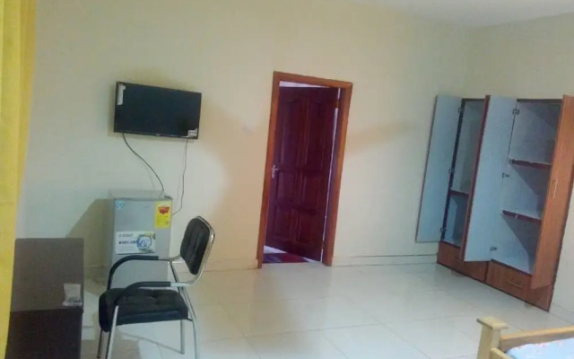 Nyaboa Hotel