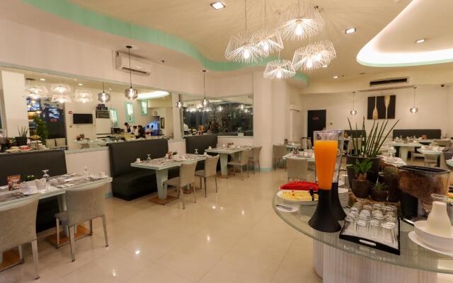 Paseo Premiere Hotel