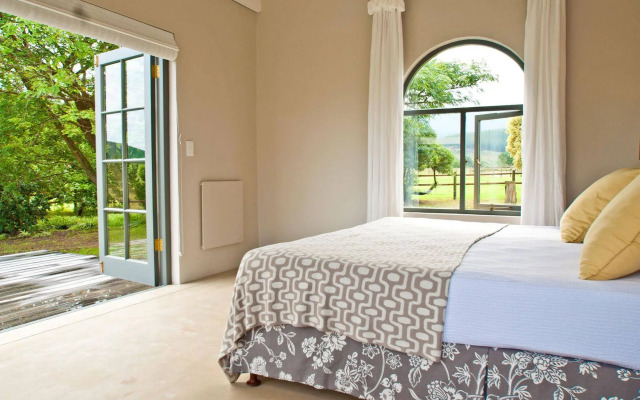 Country House at Kay & Monty
