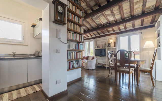 Trastevere Panoramic Rooftop Loft