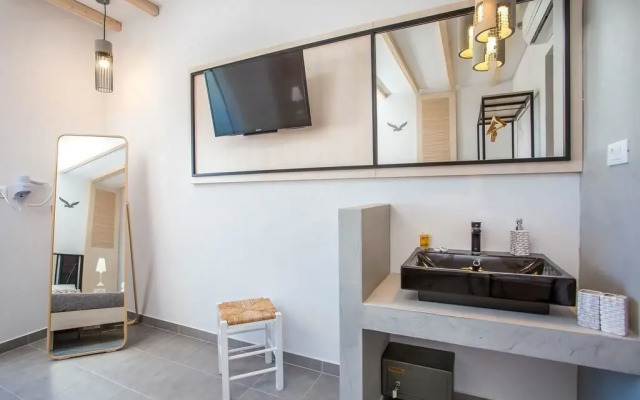 Alexander Studios & Suites - Adults Only