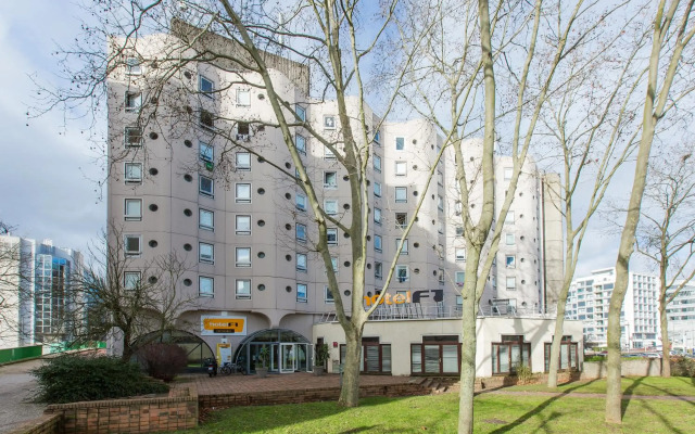 hotelF1 Cergy