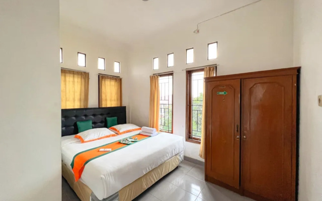 Homestay Jakal Dekat UGM dan Wisata by Simply Homy