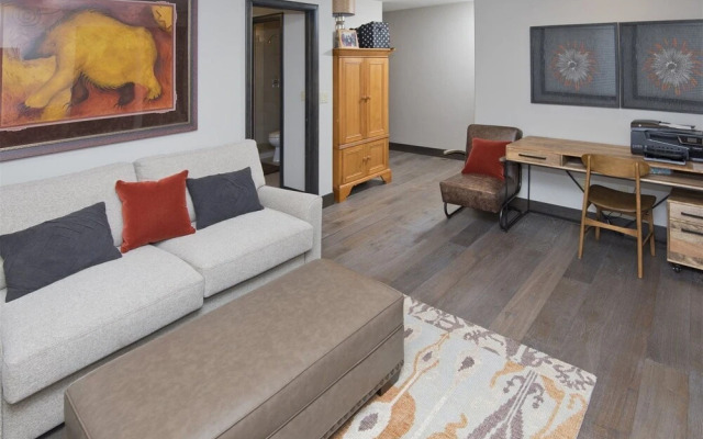 Glacier Court 1824 A