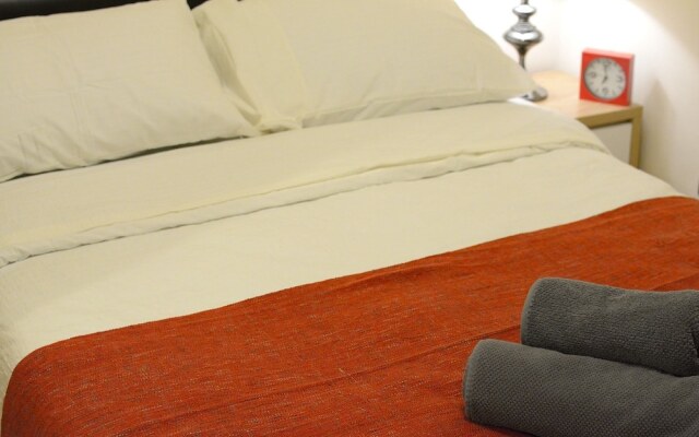 Central Reading Friar Street Serviced Apartment