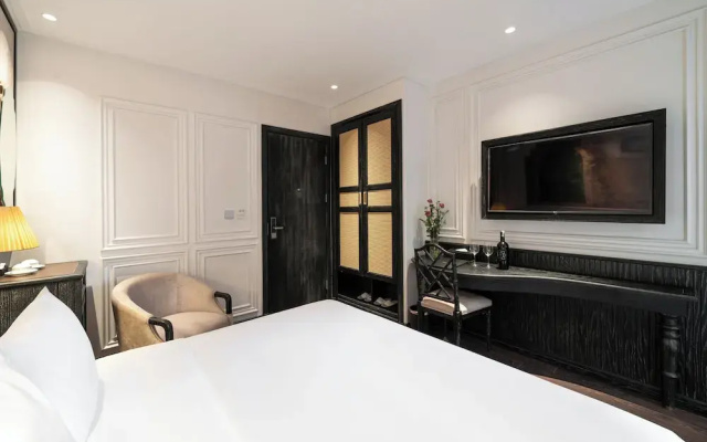 Luxe Paradise Premium Hotel