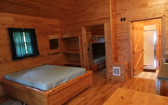 Mackinac Lake Trail Motel