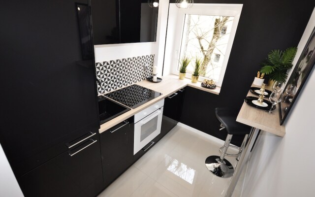 M11 Outstanding Apartment with Balcony