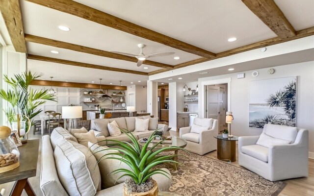 Oceania 307 3 Bedroom Condo by RedAwning