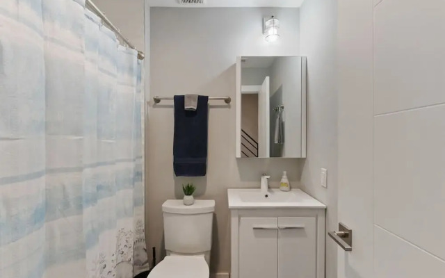 Luxury Roofdeck Retreat 4-bdrm Near Penn Chop