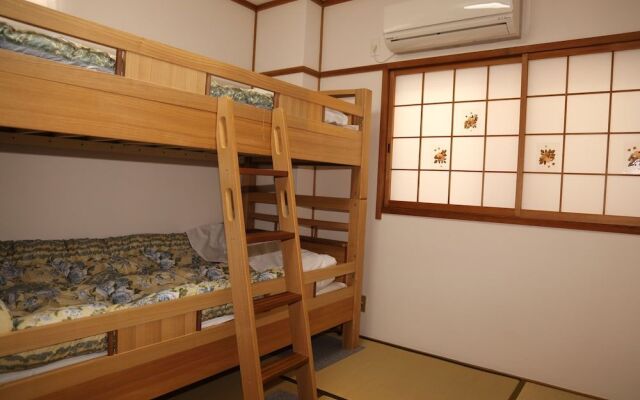 Guest House Fun Osaka - Hostel