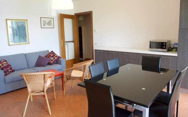 Stresa Apartment With Private Access to Beach