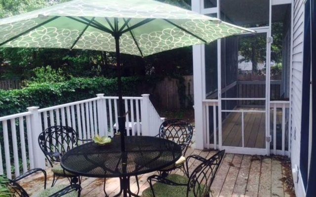 18 Park Avenue by Long & Foster