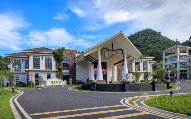 LN Dongfang Hot Spring Resort
