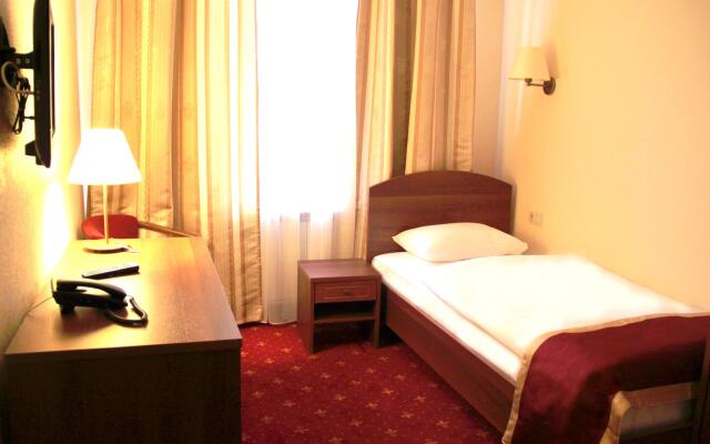 Rossiya Hotel