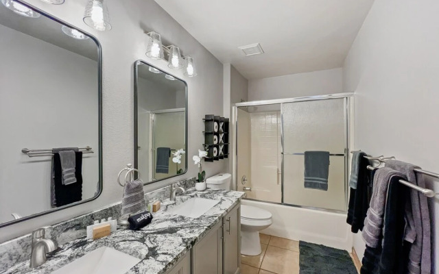 Kimberly Surprise 4 Bedroom Home by RedAwning