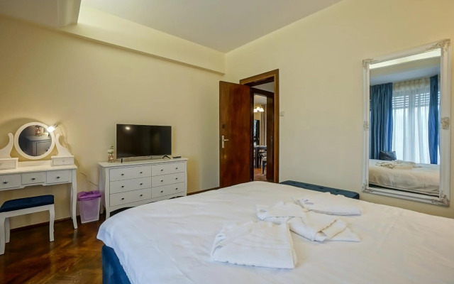 Lovely - 3 Bdr. Serviced Apartment In Old Town