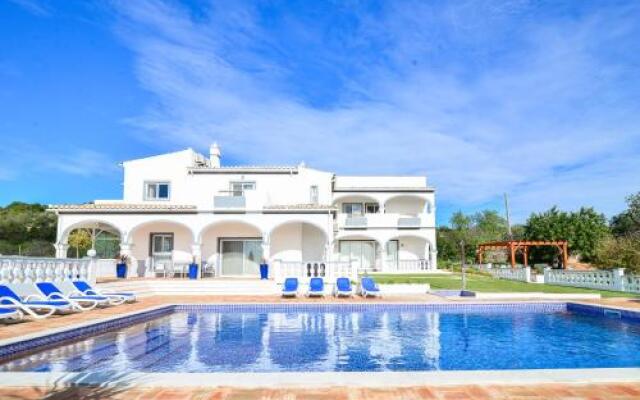 Vila Vale Mouro by OCvillas