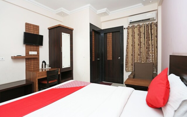 OYO Rooms Sargam Cinemas