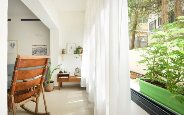 Beachside 3-BR Apt Perfect for Families