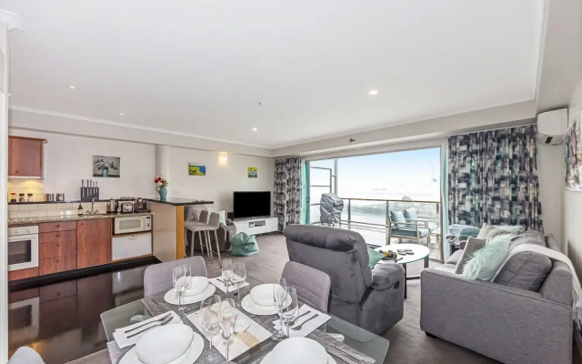 Princes Wharf - 1BR Comfortable Luxury