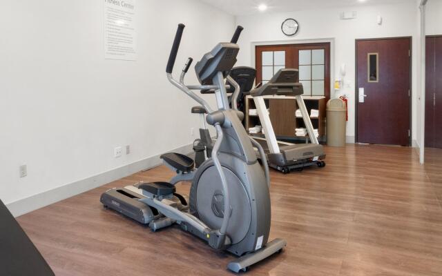 Holiday Inn Express and Suites Newton by IHG