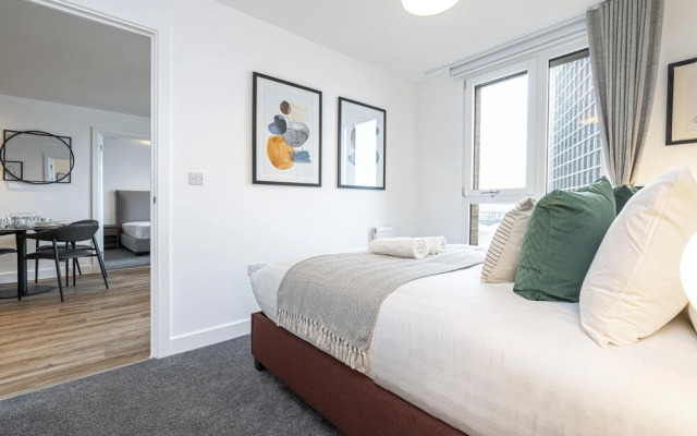 Superb Flat With Community Vibe