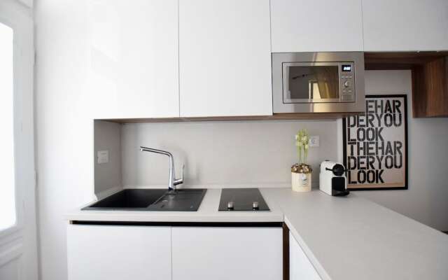 Luxury Apartment by Hi5 - Zichy Suites