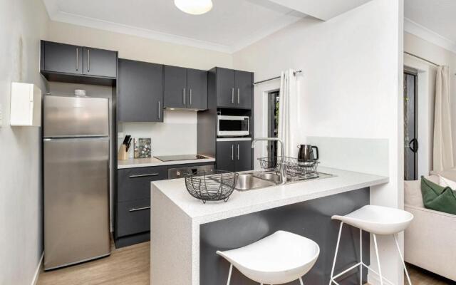 The Strand - 2BR Unit with Wifi and Beach
