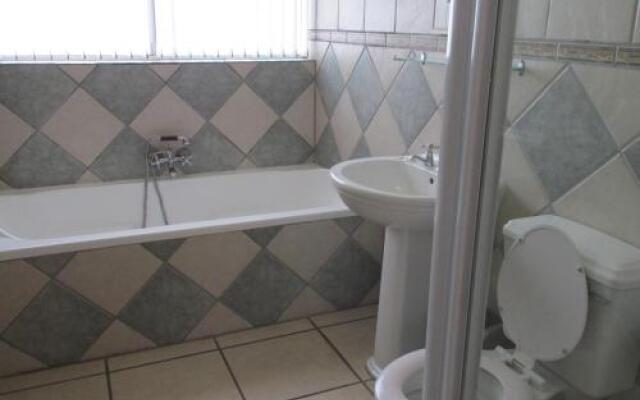 Point Village Accommodation - Hennie Bottom