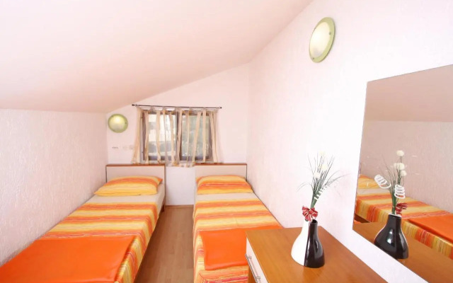 Apartments and Rooms Vesna Novalja