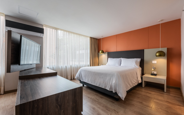 Holiday Inn Express & Suites Medellin