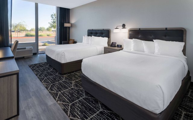 La Quinta Inn & Suites by Wyndham Maricopa - Copper Sky