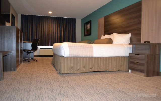 Yosemite Southgate Hotel & Suites