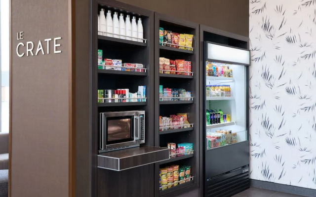 Courtyard By Marriott Montreal Laval