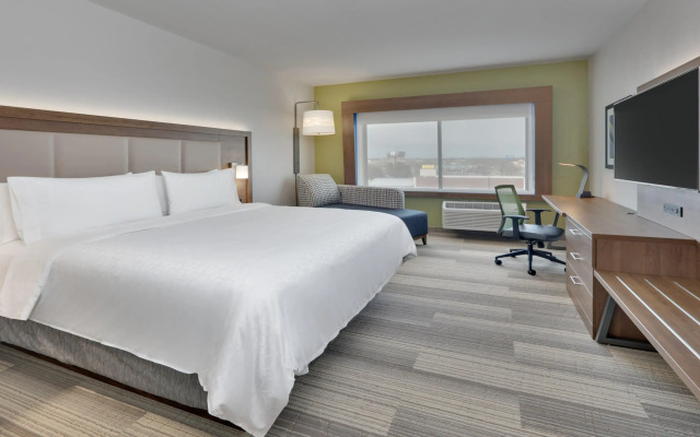 Holiday Inn Express & Suites Yukon by IHG