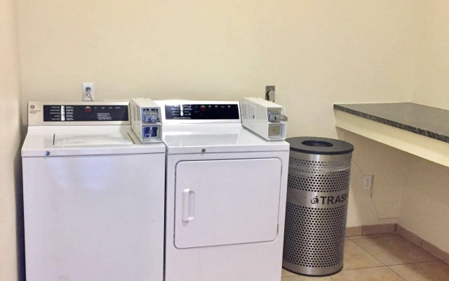 Best Western Lockhart Hotel & Suites