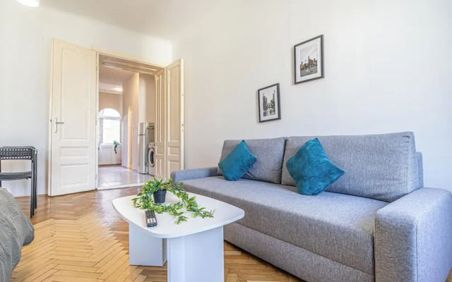 Comfy 2BR Apt Long Stay Matzleinsdorfer
